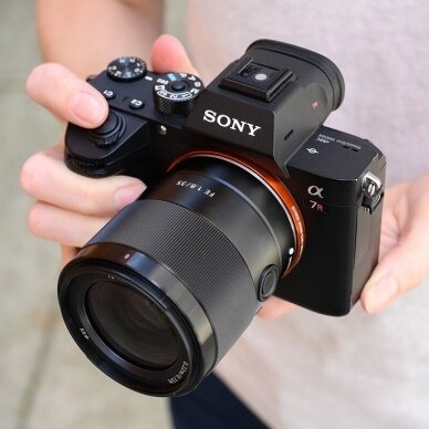 Sony 35mm f1.8 FE 1